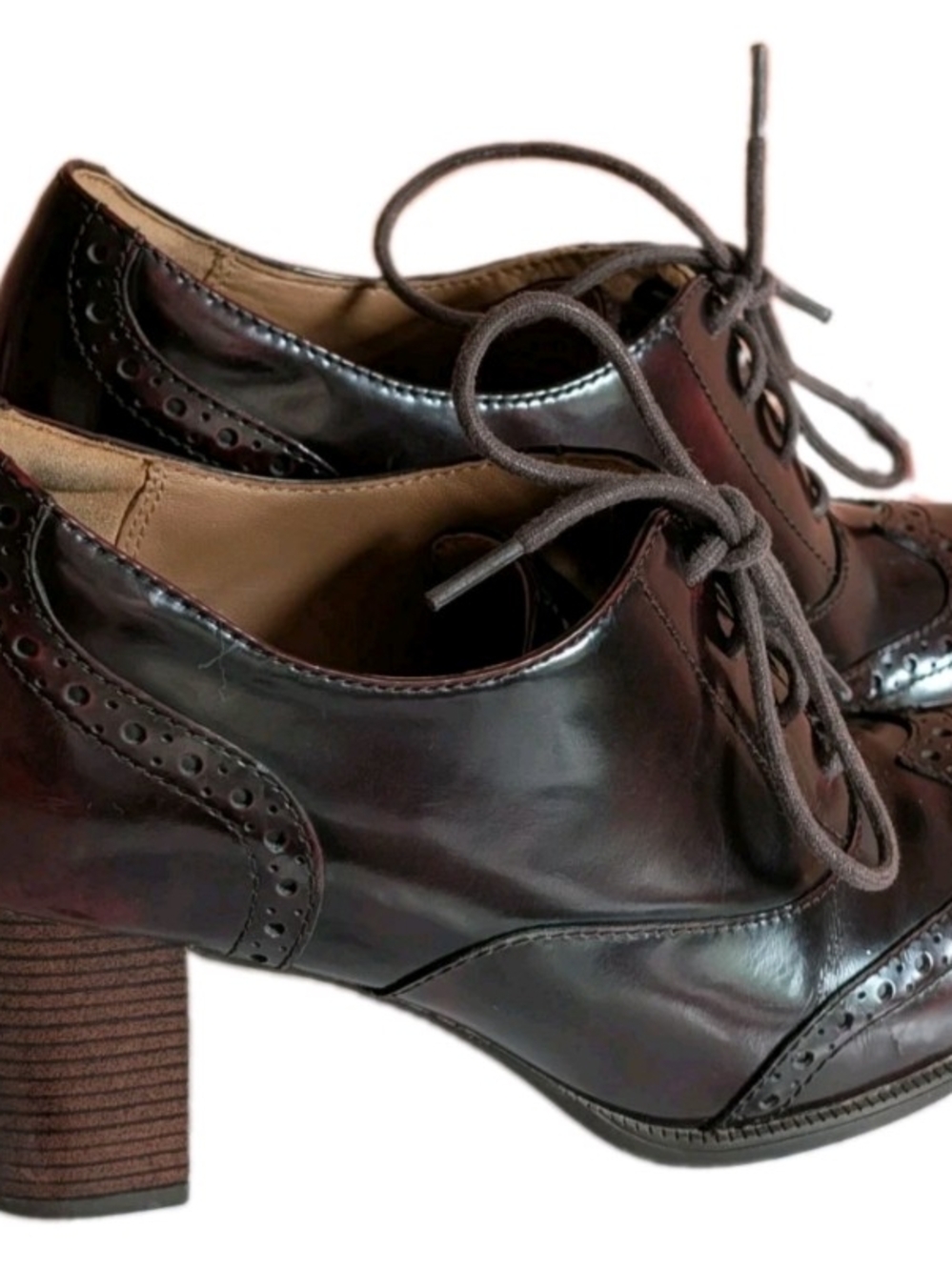 Women's Derby Clarks full-brogue/wingtip shoes Size 6 1/2 Block Heels